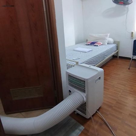 Amazing View Apartment At Kemayoran Jiexpo -Min Stay 3 Nights- Jakarta Buitenkant foto